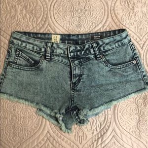 Volcom cutoff micro short 26 green